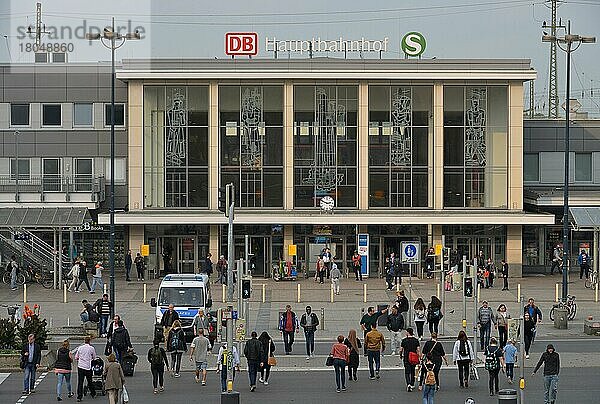 Hauptbahnhof  Königswall  Dortmund  Nordrhein-Westfalen  Deutschland  Europa