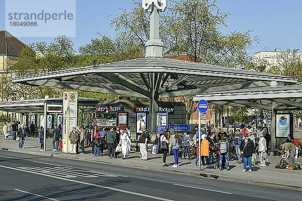 Bushaltestelle  Altstädter Ring  Spandau  Berlin  Deutschland  Europa