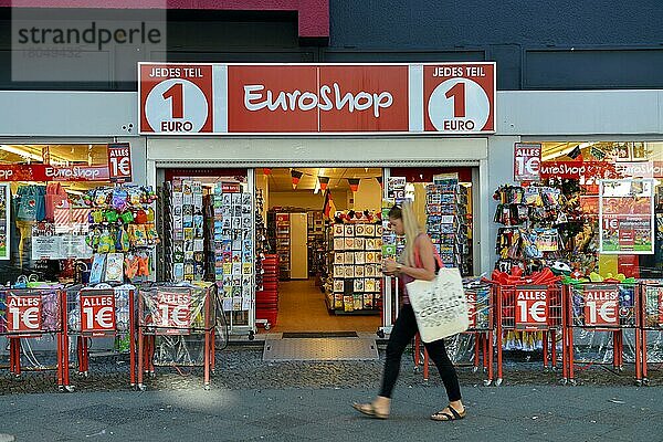 1-Euro-Shop  Potsdamer Straße  Schöneberg  Berlin  Deutschland  Europa