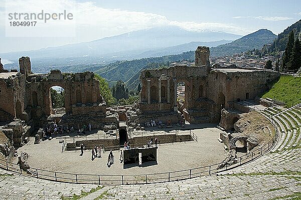 Griechich-römisches Theater  Vulkan Ätna  Taormina  Sizilien  Italien  Europa
