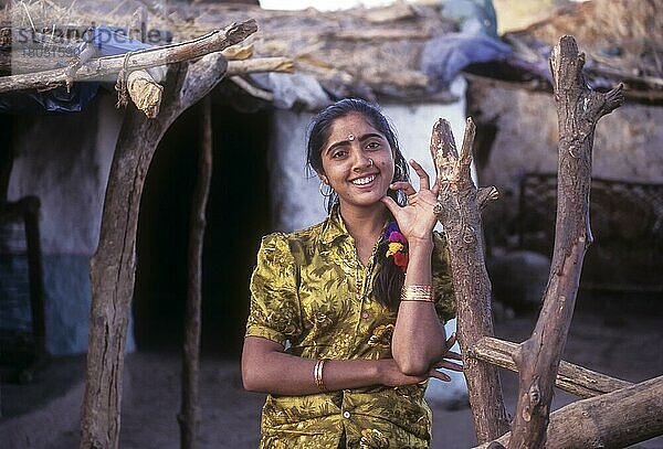 Maldari Schönheit in Sasan Gir  Gujarat  Indien  Asien