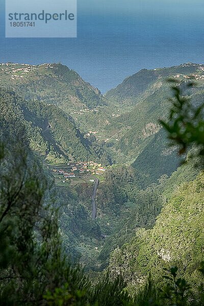 Gebirgstal Sao Jorge  Madeira  Portugal  Europa