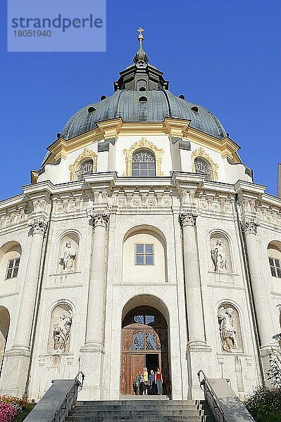 Benediktinerkloster Ettal  Bayern  Klosterkirche  Deutschland  Europa