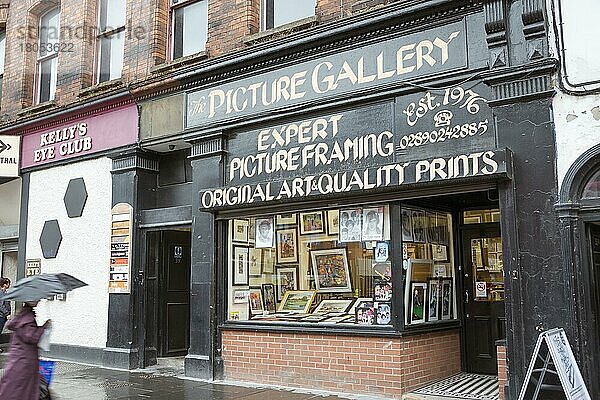 Verkauf von Bildern  Belfast  Nordirland  Großbritannien  Europa