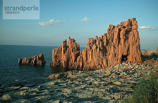 Rocky Coast  Arbatax  Sardinia  Italy  Rote Felsen von Arbatax  Sardinien  Italien  Europa  Küste  Querformat  horizontal  Landschaften  landscapes  Europa