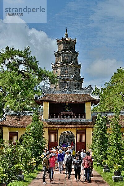 Turm der Freude und Gnade  Thap Phuoc Duyen  Thien Mu Pagode  Hue  Vietnam  Asien
