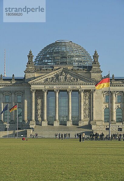 Reichstag  Tiergarten  Mitte  Berlin  Deutschland  Europa