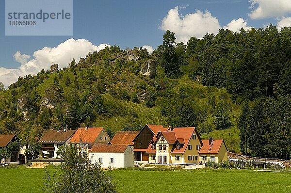 Häuser  Oberailsfeld  Pottenstein  Fränkische Schweiz  Bayern  Deutschland  Fränkische Schweiz  Europa