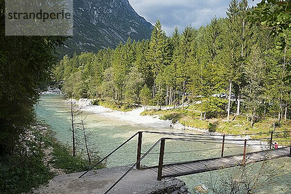 Brücke über Fluss Soca  Soca  Triglav Nationalpark  Julische Alpen  Slowenien  Br?cke  Europa