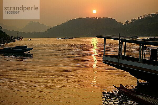 Sonnenuntergang  Mekong  Luang Prabang  Laos  Asien