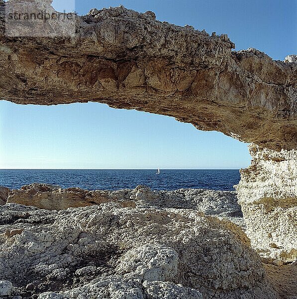 Steinbrücke Punta sa Torre  Portinatx  Ibiza  Spanien  Europa