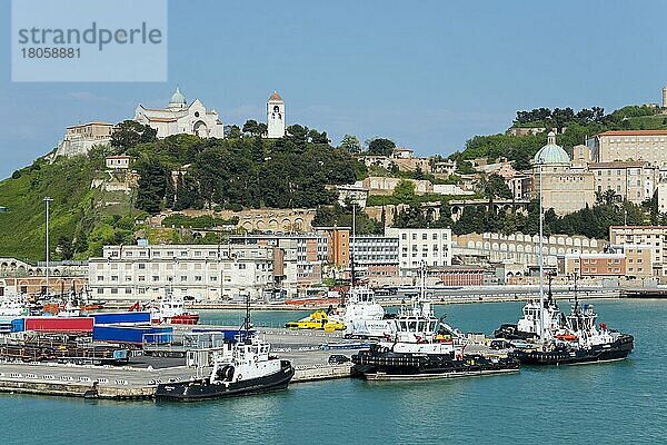 Hafen  Ancona  Italien  Griechenland  Europa