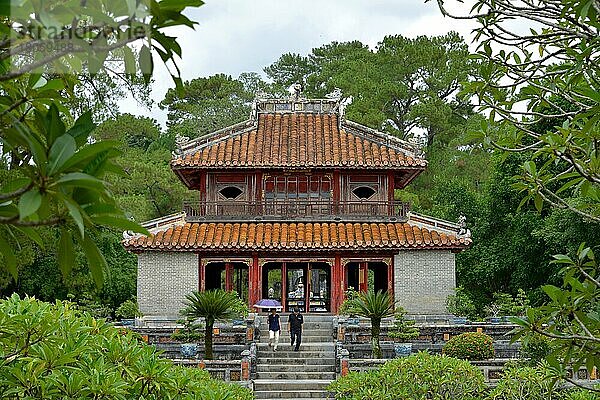 Pavillon der Helligkeit  Kaiserliche Grabstätte Minh Mang  Hue  Vietnam  Asien