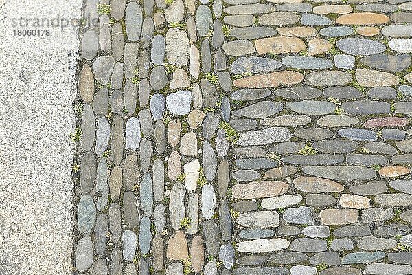 Unterschiedliche Muster vom Mosaikpflaster in der Altstadt von Freiburg im Breisgau  Baden-Württemberg  Deutschland  Europa