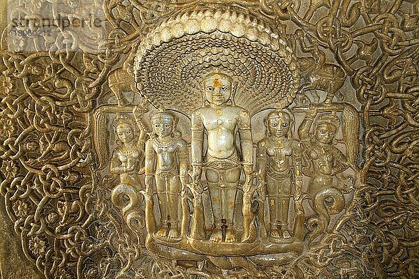 Parshvanata-Medaillon  Adinatha-Tempel  Jain-Tempel  Ranakpur  Rajasthan  Indien  Asien