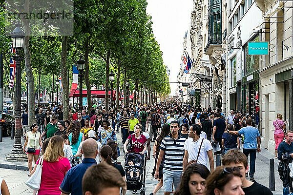 Avenue des Champs-Elysees  Paris  Frankreich  Europa