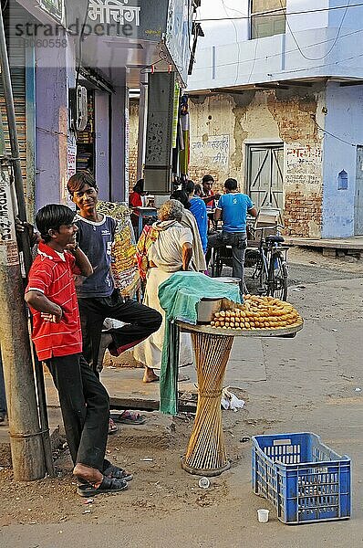 Straßenverkäufer  Bharatpur  Rajasthan  Indien  Asien