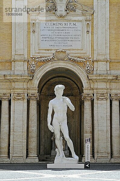 Michelangelo  Statue  Denkmal  Musei Capitolini  Kapitolinische Museen  Museum  Piazza del Campidoglio  Kapitolsplatz  Rom  Latium  Italien  Europa
