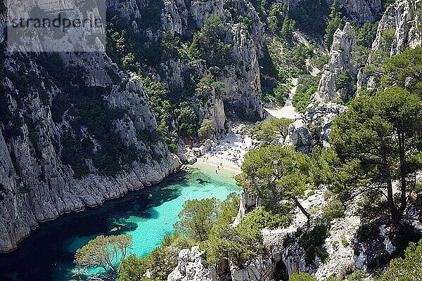 Calanque d'En-Vau  Calanque de Port Miou  Cassis  Calanque  Nationalpark Calanques  Massif des Calanques  Strand  Departements Bouches-du-Rhone  Frankreich  Europa