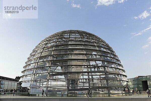 Kuppel  Reichstag  Regierungsviertel  Berlin-Mitte  Berlin  Deutschland  Europa