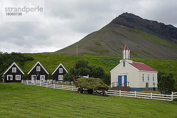 Hrafnseyri  Museum und Kirche  Arnarfjördur  Westfjorde  Island  Europa