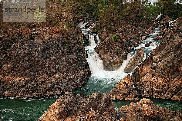 Tad Sophamit  Somphamit Wasserfall  Tad Liphi  Geisterversteck  Don Khon  Si Phan Don  4000 Inseln  Sued-Laos  Laos  Asien