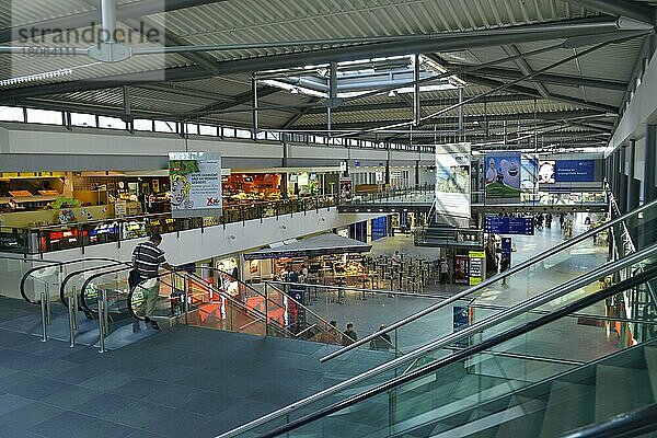 Haupthalle  Flughafen  Leipzig  Sachsen  Deutschland  Europa