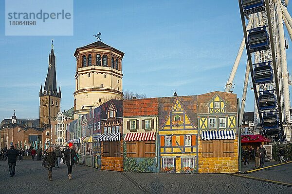 Weihnachtsmarkt  Schlossturm  Schifffahrtsmuseum  Düsseldorf  Nordrhein-Westfalen  Deutschland  Europa