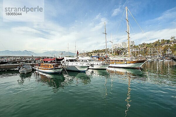 Kaleici Fischereihafen  Marina  Yachthafen  Antalya  Türkei  Jachthafen  Asien