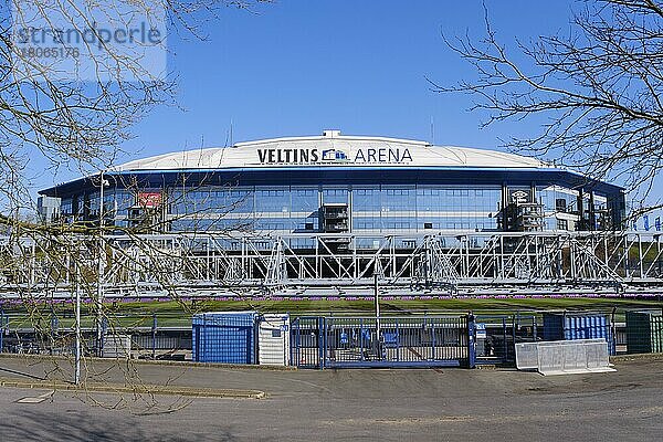 Veltins Arena  Fußballstadion von Schalke 04 und Multifunktionsareana  Gelsenkirchen  Ruhrgebiet  Nordrhein-Westfalen  Deutschland  Europa
