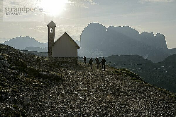 Drei Zinnen  Kapelle  Süd Tirol  Sextener Dolomiten  Tre Cime di Lavaredo  Italien  Europa