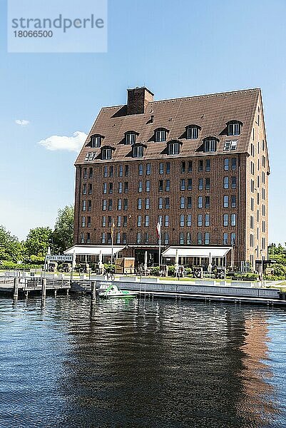 Hotel Speicher  historisches Gebäude  Ziegelsee  Schwerin  Mecklenburg-Vorpommern  Deutschland  Europa