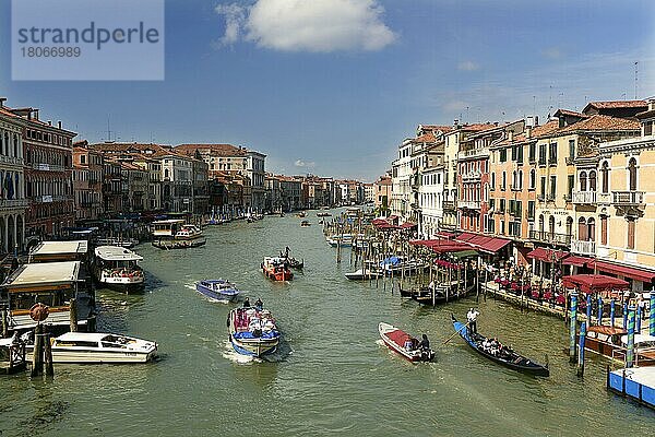 Italien  Venedig  Juni 2013  UNESCO-Weltkulturerbe  Blick von Rialto-Brücke  Canal Grande  Europa