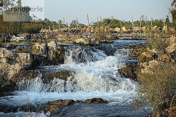 Tad Sophamit  Somphamit Wasserfall  Tad Liphi  Geisterversteck  Don Khon  Si Phan Don  4000 Inseln  Sued-Laos  Laos  Asien