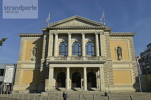 Opernhaus  Universitätsring  Halle an der Saale  Sachsen-Anhalt  Deutschland  Europa