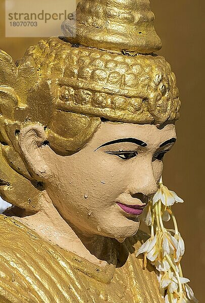 Geist (nat) -Statue an der Shwedagon-Pagode  Yangon (Rangoon) (Burma)  Myanmar  Asien