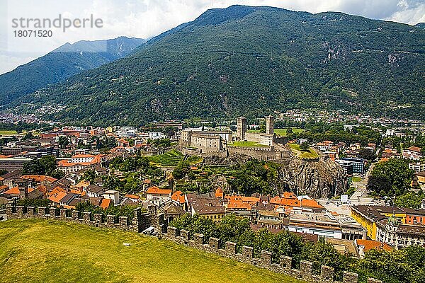 Castelgrande  älteste und mächtigste Burg von Bellinzona  Tessin  Schweiz  Bellinzona  Tessin  Schweiz  Europa