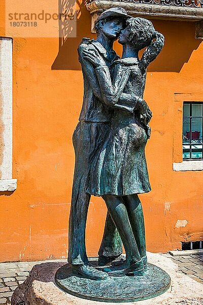 Der Kuss  Liebespaar  Bassano del Grappa  Venetien  Italien  Bassano del Grappa  Venetien  Italien  Europa