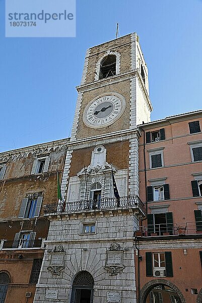 Torre Civica  Uhrenturm  Turm  Piazza del Plebiscito  Platz  Ancona  Marken  Italien  Europa