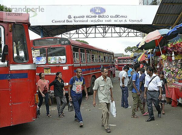 Busbahnhof  Fort  Pettah  Colombo  Sri Lanka  Asien