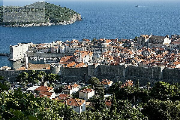 Blick auf die Altstadt  Dubrovnik  Dalmatien  Kroatien  Europa