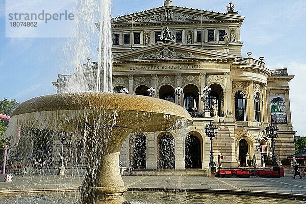 Alte Oper  Opernplatz  Brunnen  Wind  Frankfurt  Hessen  Deutschland  Europa