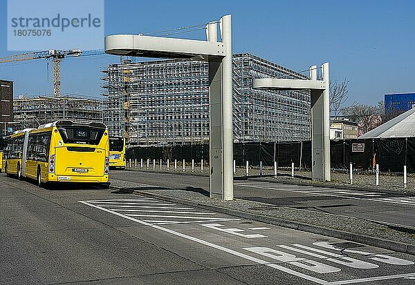 Parkplatz für Elektrobusse der Berliner Verkehrsbetriebe am Busbahnhof Zoologischer Garten  Berlin  Deutschland  Europa