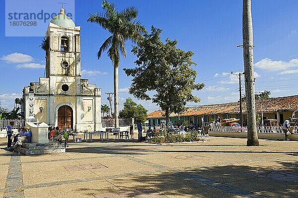 Kirche  Vinales Plaza  Vinales  Provinz Pinar del Rio  Kuba Kirche  Vinales Plaza  Vinales  Provinz Pinar del Rio  Kuba  Mittelamerika