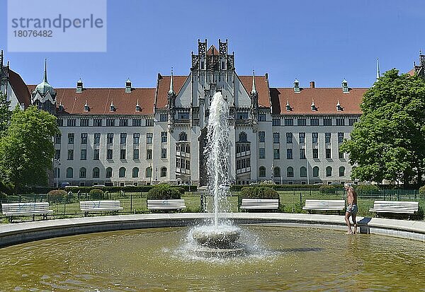 Amtsgericht Wedding  Brunnenplatz  Gesundbrunnen  Mitte  Berlin  Deutschland  Europa