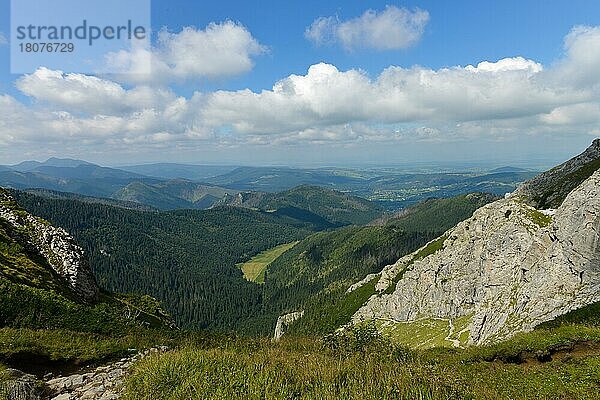 Roter westlicher Wanderweg zum Gipfel Giewont  Hohe Tatra  Polen  Europa