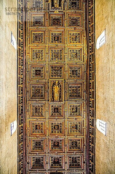 Holzdecke aus dem 17. Jhd. Kathedrale San Cataldo  Taranto  Apulien  Taranto  Apulien  Italien  Europa