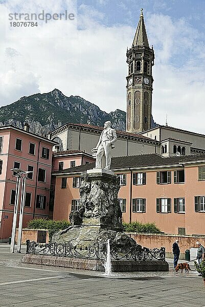 Alessandro Manzoni  Schriftsteller  Denkmal  Kirche San Nicolo  Lecco  Comer See  Lago di Como  Lombardei  Italien  Europa