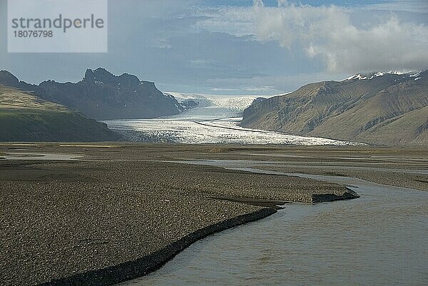 Sandebene Skeidararsandur  Fluss Skeidara  Gletscher Skaftafellsjokull  Nationalpark Skaftafell  Island  Skaftafellsjökull  Europa
