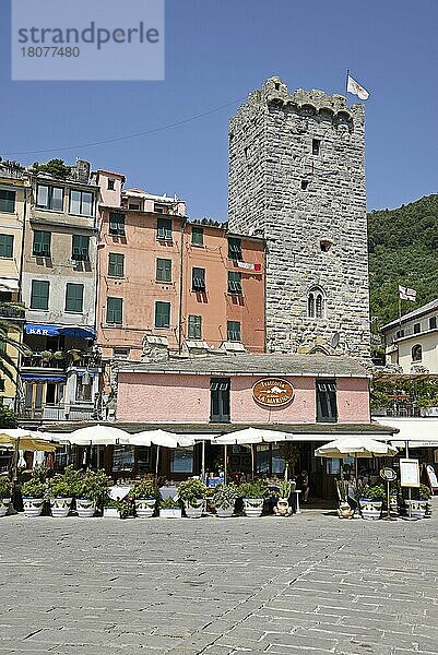 Uferpromenade  Restaurant  Porto Venere  Portovenere  Provinz La Spezia  Ligurien  Italien  Europa